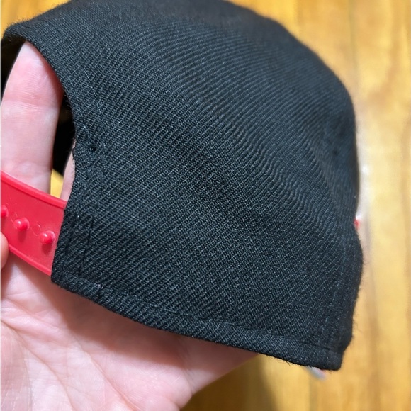 NEW ERA 9 FIFTY MLB BOSTON RED SOX NEON WORD SNAPBACK HAT BLACK RED - Picture 8 of 11